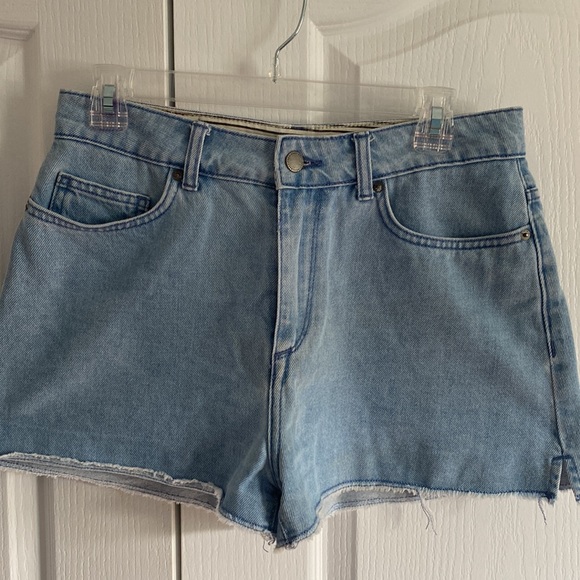 Roxy Jean Shorts - Picture 1 of 9